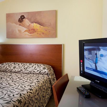 Hotel Marivella Calatayud Luaran gambar
