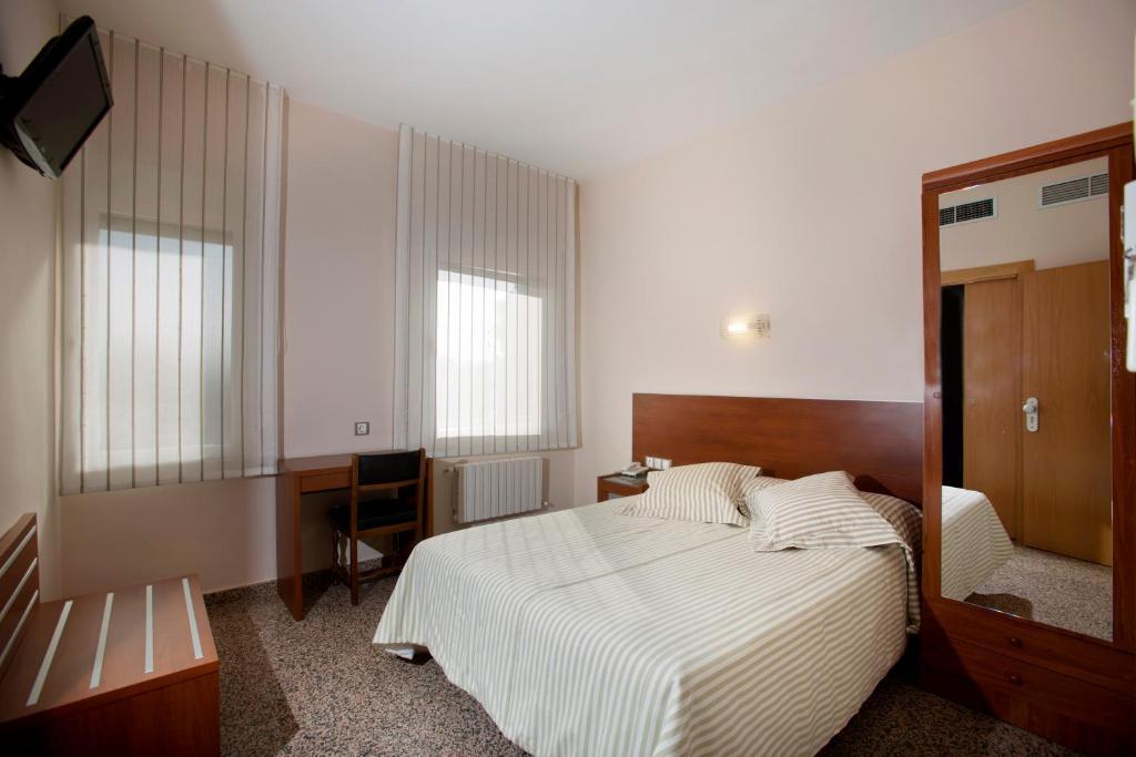 Hotel Marivella Calatayud Bilik gambar